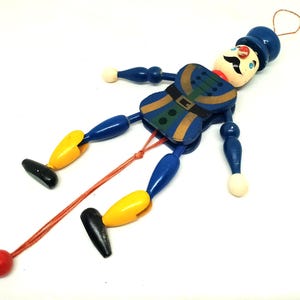 Vintage Wooden Toy Soldier Jumping Jack Pull String Puppet – 20 cm