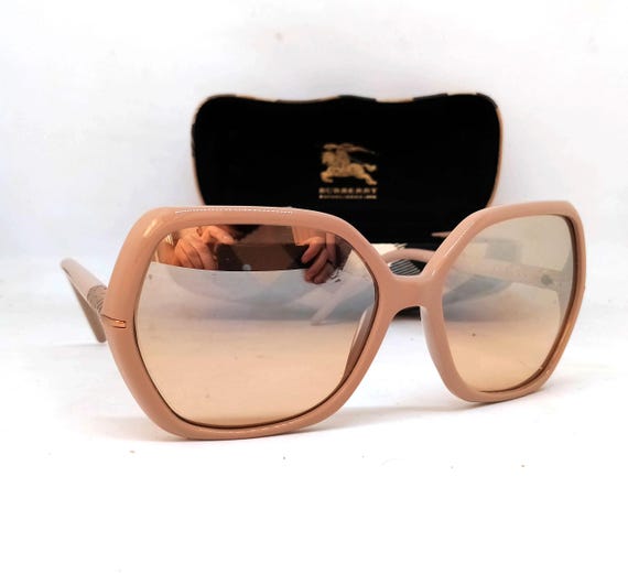 Classic Burberry B 4107 Tortoise Gradient Sunglasses  display picture 3