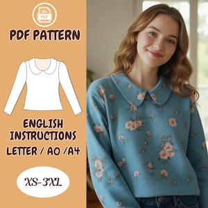 Può includere: Un top azzurro a maniche lunghe con colletto Peter Pan e motivo floreale. L'immagine mostra anche un modello PDF con istruzioni in inglese e taglie XS-3XL.