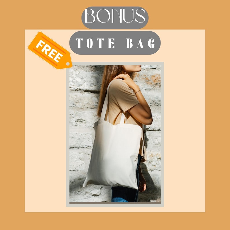 Pode incluir: Uma pessoa carregando uma sacola tote branca em branco. A sacola &eacute; retangular com al&ccedil;as longas. A imagem inclui o texto "BONUS TOTE BAG" e uma etiqueta que diz "FREE". O fundo &eacute; uma parede de tijolos de cor clara.
