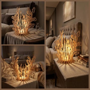 Può includere: Una lampada decorativa in legno con un design ispirato alla natura, con foglie e rami intagliati. La lampada emette un bagliore caldo e invitante, creando un'atmosfera accogliente. È posizionata su un comodino.