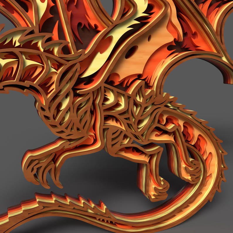 Peut inclure: Sculpture en bois en couches repr&eacute;sentant un dragon, dans des tons orange, jaune et marron. L'&oelig;uvre pr&eacute;sente des d&eacute;tails d&eacute;coup&eacute;s complexes, cr&eacute;ant un effet tridimensionnel. Le dragon est repr&eacute;sent&eacute; dans une pose dynamique, avec ses ailes et sa queue d&eacute;ploy&eacute;es.