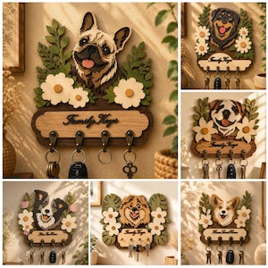 Pode incluir: Porta-chaves de madeira com design de cão, rodeado por flores e folhas. O porta-chaves tem ganchos para chaves e as palavras "Family Keys" estão gravadas na madeira. Um item decorativo e funcional.