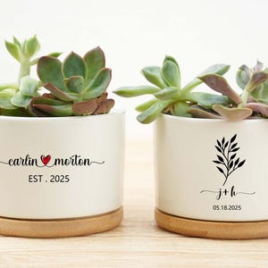 Custom Wedding Gifts, Couple's Name Plant Pot, Anniversary Gifts, Flower Pot for Couple, Engagement Gifts, Gifts for Mom/Wife/Woman