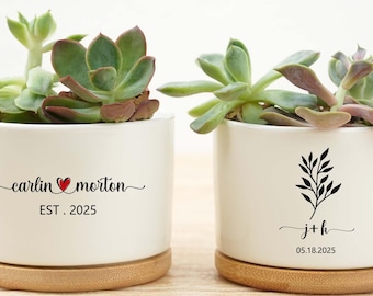 Custom Wedding Gifts, Couple's Name Plant Pot, Anniversary Gifts, Flower Pot for Couple, Engagement Gifts, Gifts for Mom/Wife/Woman