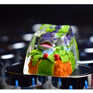 Shiny Clo.sire Resin Keycap ,anime keycap, custom keycap , artisan keycap, birthday gift, gift for him, cute gift for her, gaming keycap esc