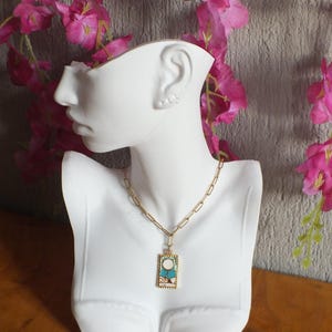 Collar del Tarot del Sol: Joyas simbólicas y elegantes