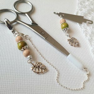 Set of accessories for embroidery &quot;Noble Monstera&quot; Scissor fob with protective cap & Needle threader / Beads scissor charm / Scissors Chain
