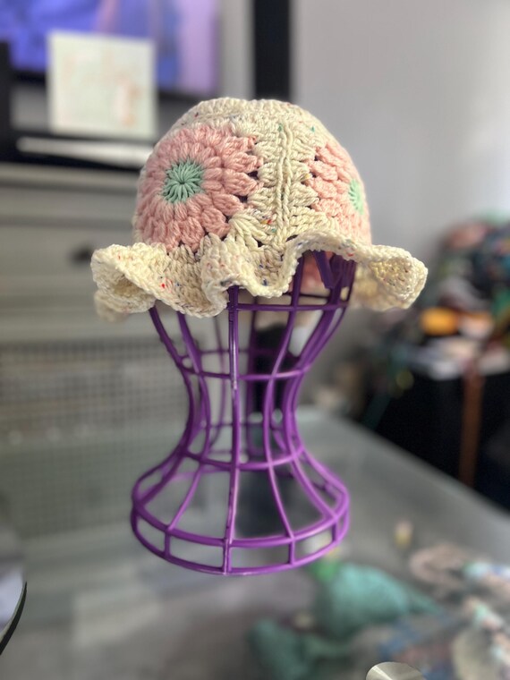 Crochet Cream Flower Bucket Hat for Teen or Adult Size S - Etsy display picture 3