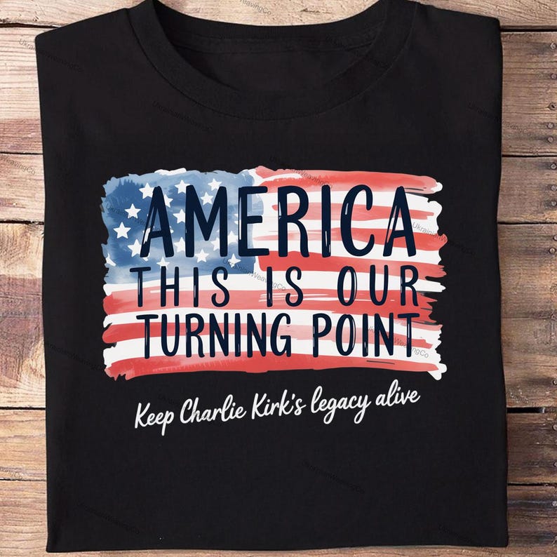 Punto de inflexión Charlie Kirk PNG: Diseño patriótico estadounidense Punto de inflexión Charlie Kirk PNG: Diseño patriótico estadounidense