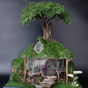 Bookshelf decor | Fantasy forest Diorama | Fairy tail diorama | library decor