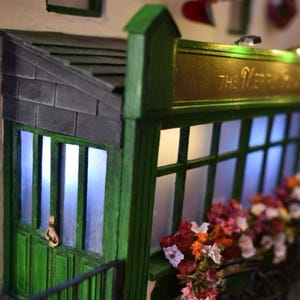 Diorama Irish Pub | Dollhouse miniature artisan | Dioramas | Shadow box