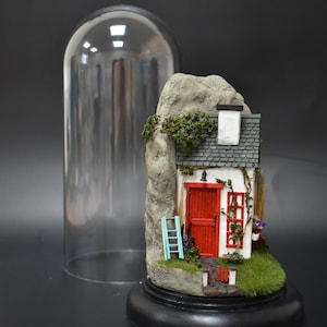 Dioramas | Tiny house | Miniature house | Old house diorama |Diorama miniatures | Book lover gift box