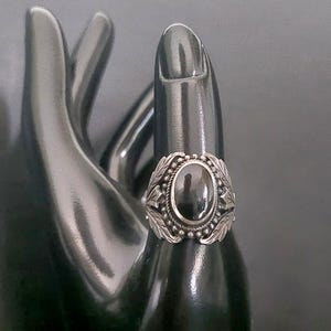 Vintage Southwestern Sterling Silver Ring – Black Onyx Cabochon – Navajo Style Handmade Jewelry 1970s