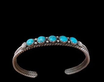 Navajo Cuff Bracelet in Sterling Silver & Kingman Turquoise – Signed R. King – Vintage USA