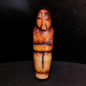 Jade Amulet – Hongshan Style – Ancient Chinese Art – Spiritual Sculpture – Collectible Item