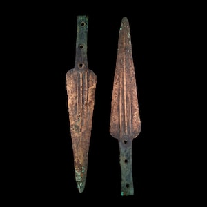 Antigua daga de bronce procedente de Luristán – primer milenio a. C. (aproximadamente entre el 800 y el 600 a. C.)