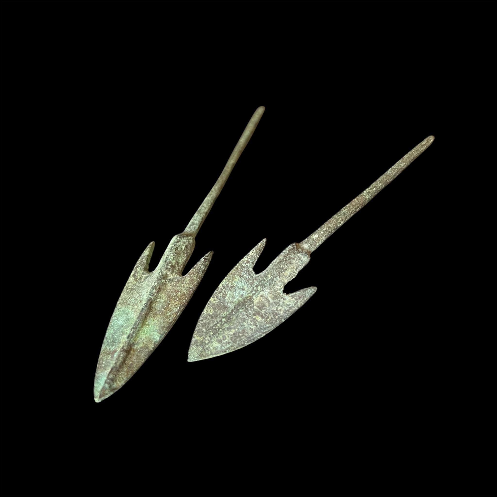 矢じりのセット　骨董 古代バイキングの青銅の矢じり - 本物の歴史的遺物 - Etsy 日本