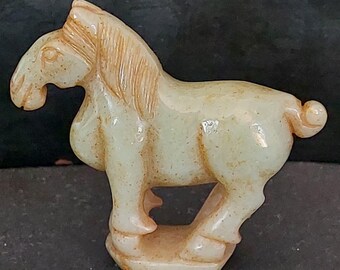 中国彫刻の緑色の石の馬の彫刻像 - Etsy 日本