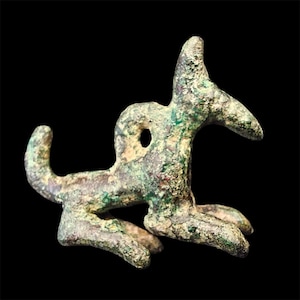 Ancient Zoomorphic Amulet – Green Patina Bronze – Near Eastern Iron Age Figurine