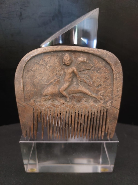 非常に珍しい古代ローマの骨製の櫛 - エロスまたはイルカに乗る有翼の