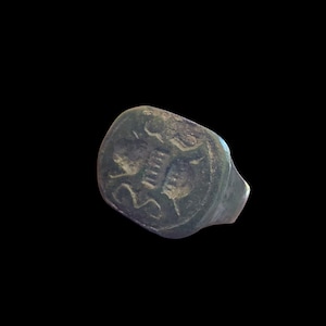 Roman Bronze Signet Ring – Late Roman Empire (3rd–5th century AD)