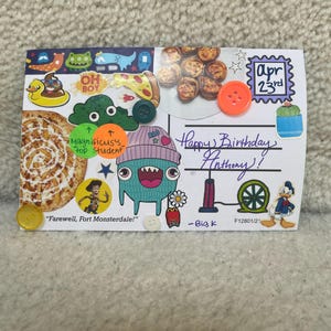 Cartão postal personalizado decorado em cores