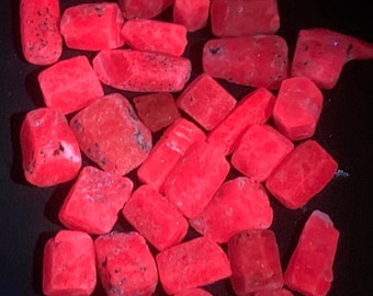 UV light reactive Ruby Crystal | Natural Healing Crystal | from Afghanistan / 40 grams