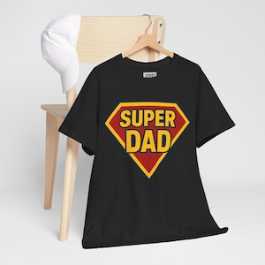 Koszulka Super Dad z grubej bawełny | Prezent na Dzień Ojca, Prezent Urodzinowy dla Taty, Koszulka Graficzna dla Ojców, Koszulka Humor dla Taty, Ubranie Codzienne