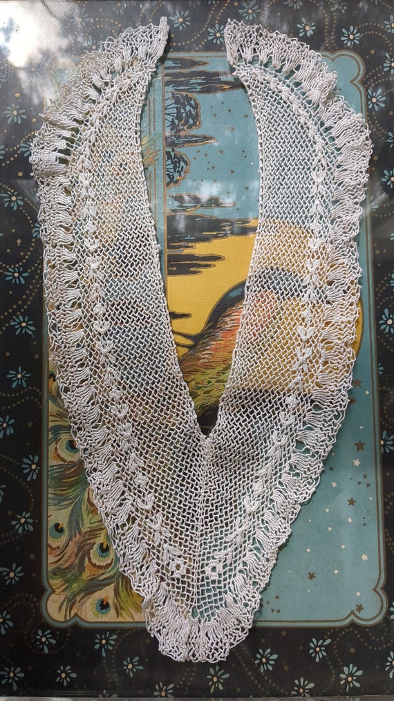 Antique Handmade Lace Collar with Crochet Button, Edwardian 1900s