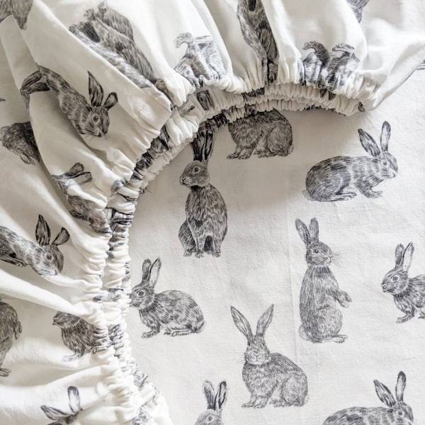Drap de lit lapin : literie de ferme noir et blanc pour bébé