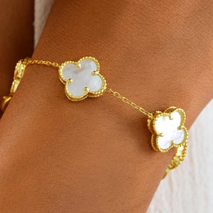 14K Gold Mother of Pearl Clover Bracelet - Dainty Chain Link, June Birthstone Bracelet, Four Leaf Bracelet, Luxury Gold Jewelry Gift for Her