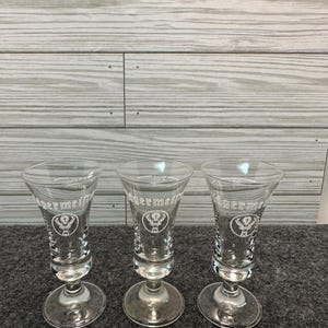 Vintage Jagermeister stemmed shot glasses set of 3, excellent condition.