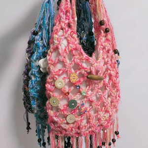 Handmade Crochet Net Bag with Magnetic Clasp, Summer Beach Tote, Boho Mesh Market Bag with Button Decorations, Lined Crossbody Bag
