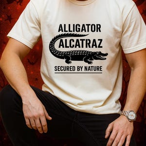 Florida Alligator Shirt Everglades Vintage Tee Unisex Wildlife Nature Lover Top Outdoor Animal Print Travel Souvenir Adventure Shirt