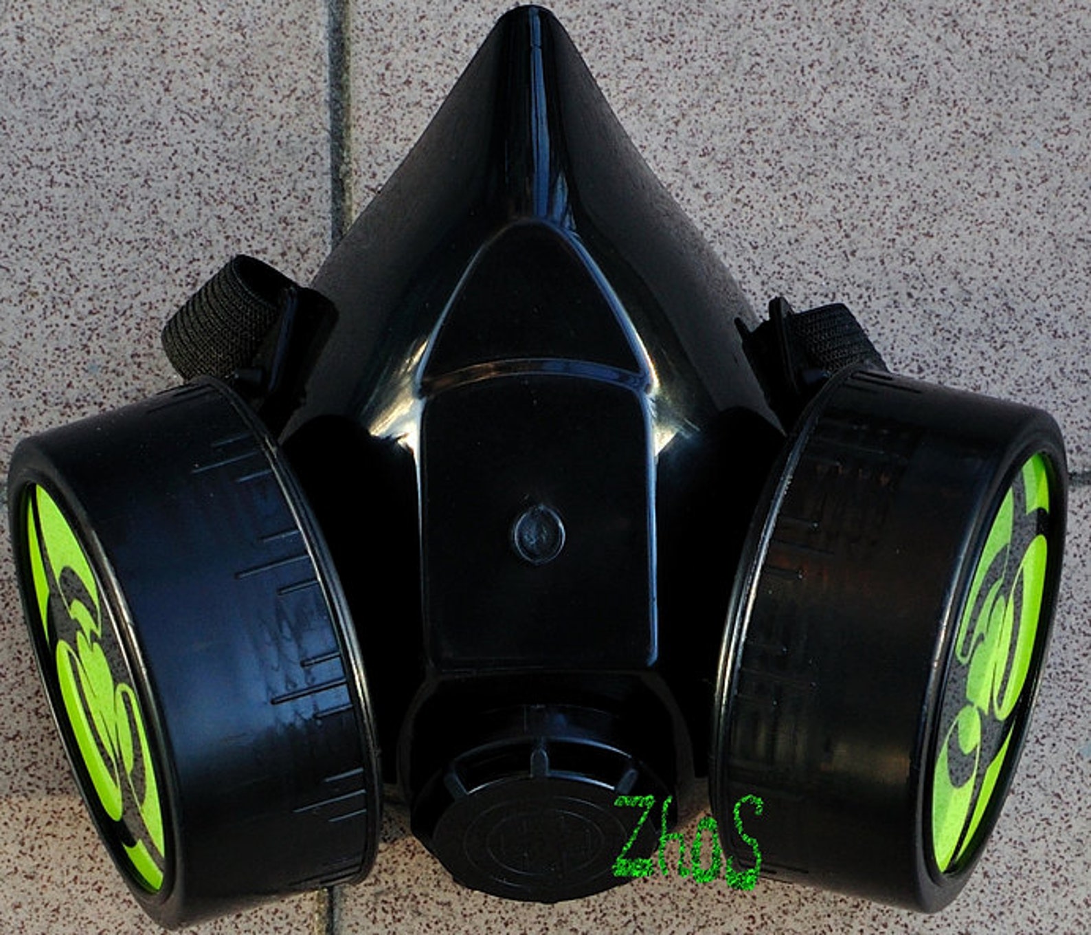 black gas mask black gas mask