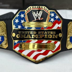 Cinturão de campeão de luta livre dos EUA - Cinturão de título de campeão dourado e preto inspirado na WWE - Presente colecionável de esportes e luta livre | Presente para você.
