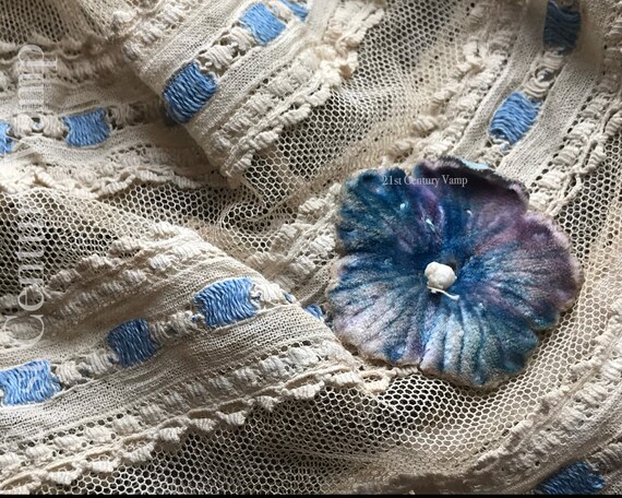 1920s Boudoir Cap. Embroidered Lace Tulle. Flapper
