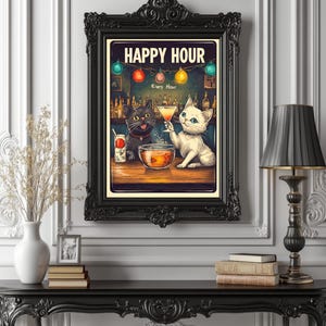 Divertente poster da bar con gatti – "Happy Hour Every Hour" - Arte murale con gatti che bevono / Formati A4, A3, A2, A1 / Carta opaca di qualità museale