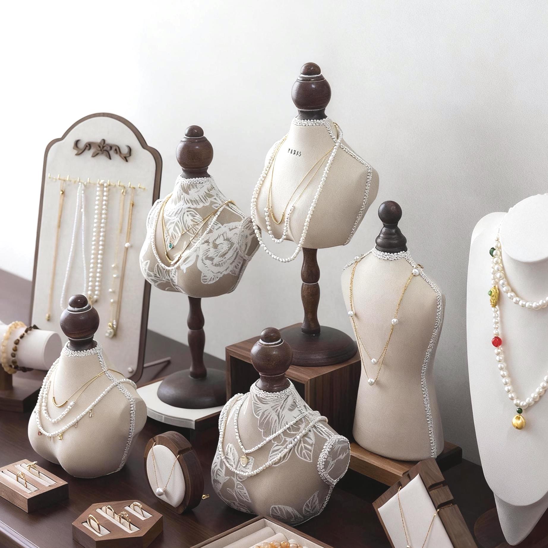 ジュエリーオーナメントディスプレイスタンド ジュエリーディスプレイラック樹脂ディスプレイラックマネキンラックリングネックレスペンダン ジュエリー オーナメントディスプレイスタンド ジュエリーディスプレイスタンドディスプレイジュエリースタンドジュエリー ... ジュエリー戸棚 ネックレス チェーン ジュエリー バスト ディスプレイ スタンド ネックレス ディスプレイ ネックレス マネキン ネ