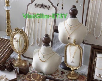 Expositor de busto de joyería barroca: elegante soporte para collares, anillos y pendientes