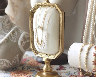 Vintage Baroque Necklace Holder: Velvet-Lined Jewelry Organizer