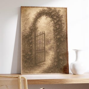 Secret Garden Gate Wall Art Print – Efeu bewachsenes Gartentor, Bleistiftskizze in Sepia, Walddekor, Walddekor, Walddekor, Walddekor, sanfte Töne