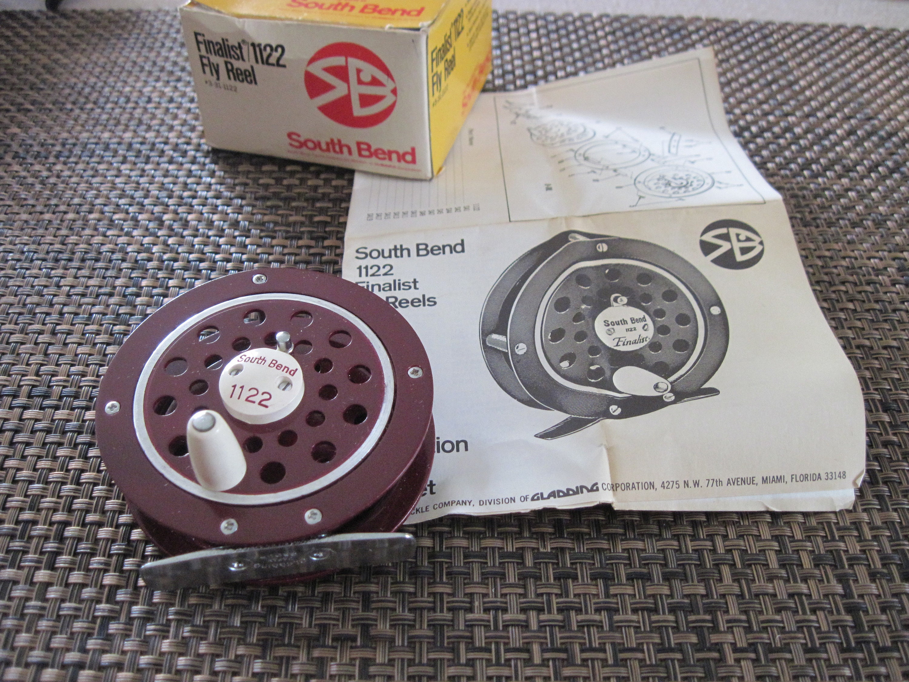 Vintage South Bend Finalist 1122 Fly Fishing Reel Never Used Complete with  Original Box and Leaflet