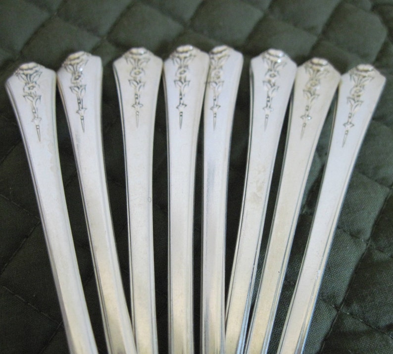8 Vintage Silverplate Mid Century Teaspoons By Holmes Edwards Spring Garden Pattern Circa 1940/'s