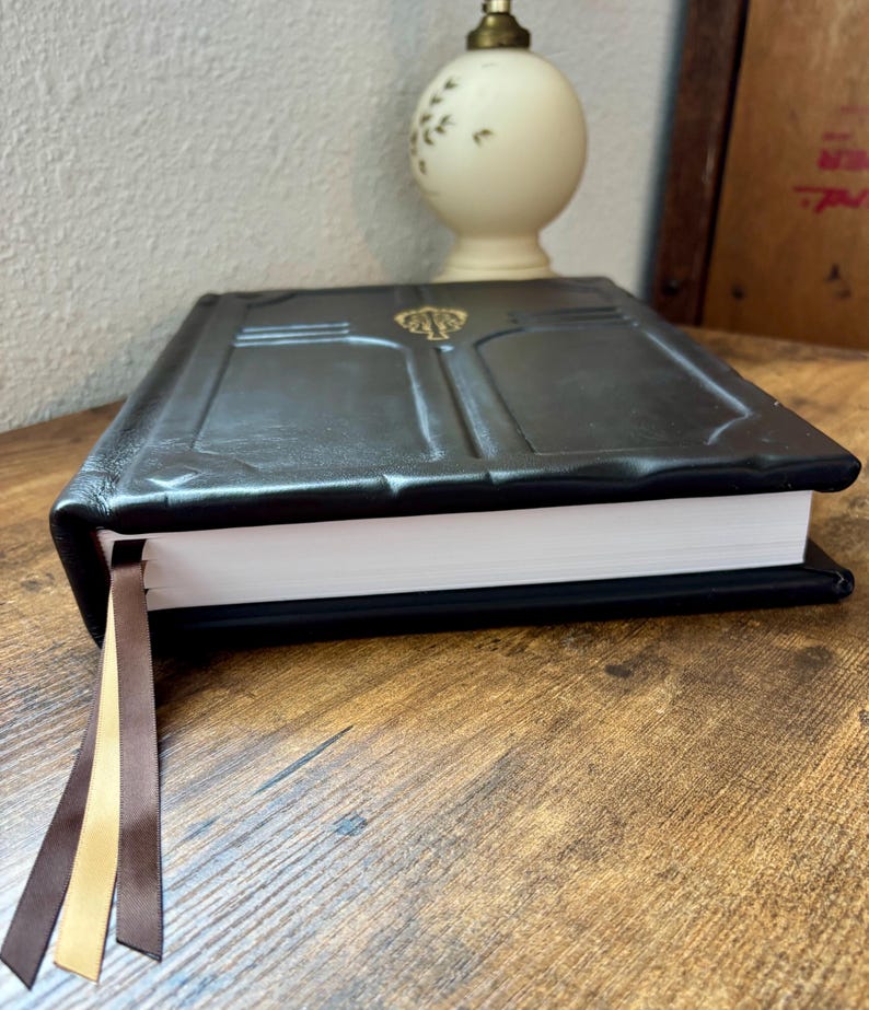 Hand Rebound Ethiopian Bible, Genuine Leather, Book of Enoch, Jubilees, Artisan Bound bild 3
