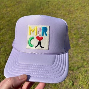 Lavendel MERCI-truckerpet | Hoed van pastelkleurig schuim | Kleurrijke pet met patch | Gemakkelijke alledaagse hoed | Cadeau voor haar