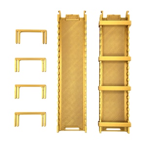 Puede incluir: Un conjunto de cuatro estantes de metal de color dorado con una escalera de metal de color dorado. Los estantes son rectangulares y tienen un patrón de rejilla. La escalera tiene un asa en la parte superior y está hecha de una sola pieza de metal.
