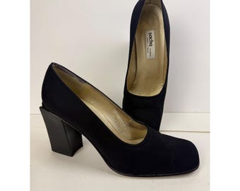 Vintage Sacha London pumps met vierkante neus en blokhak, zwart van stof, gemaakt in Spanje, maat 8B.