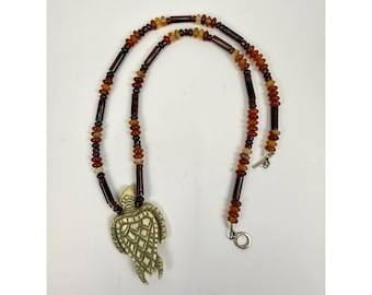 Naszyjnik z naturalnego karneolu i agatu, zapięcie typu toggle 925, rzeźbiony żółw